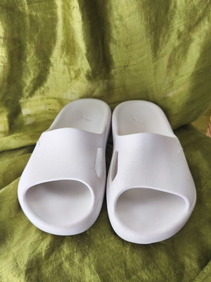 Puma Cat Slides Unisex slippers used, size 40-41, white