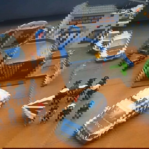 Playmobil колекция употребявана с 90 фигури и над 50 аксесоара