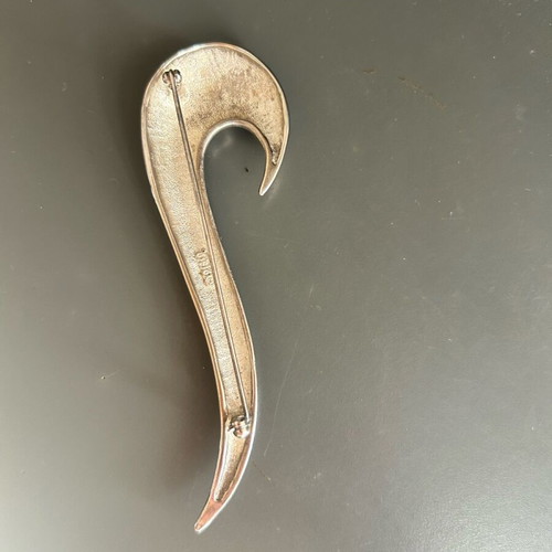 Women's vintage brooch like new, silver metal