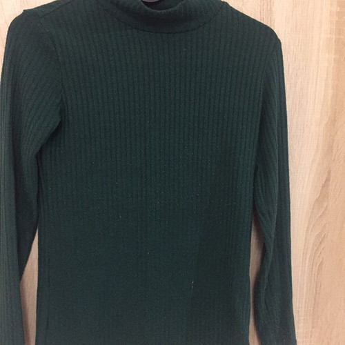 Green pullover