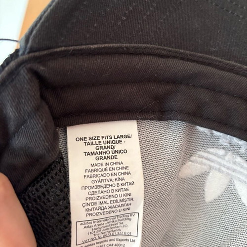 Adidas cap like new