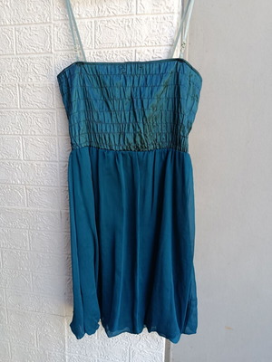 Green mini dress like new with excellent color
