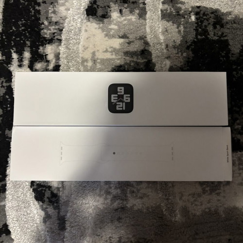 Apple Watch SE 2nd Gen 40mm used with screen damage