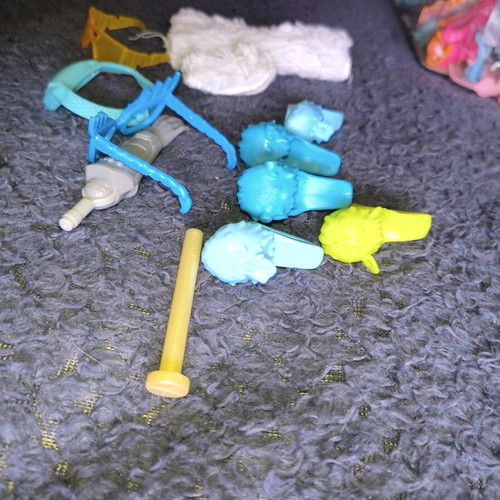 Monster High G1 and G3 doll accessories Dead Tired Abbey Bominable like new