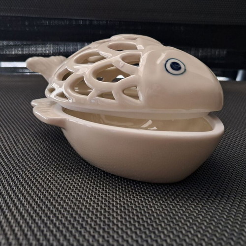 May Fair porcelain fish for scented bath salts new