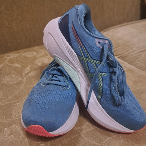 Asics Gel Kayano 30 women's running shoes, turquoise, size 40