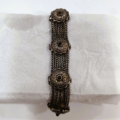 Vintage Byzantine design bracelet with triple weave and floral rosettes like new