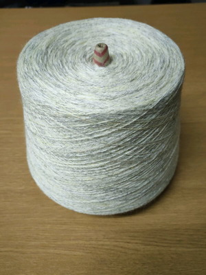 Light ecru yarn 2/20 like new, approximately 1 kilo