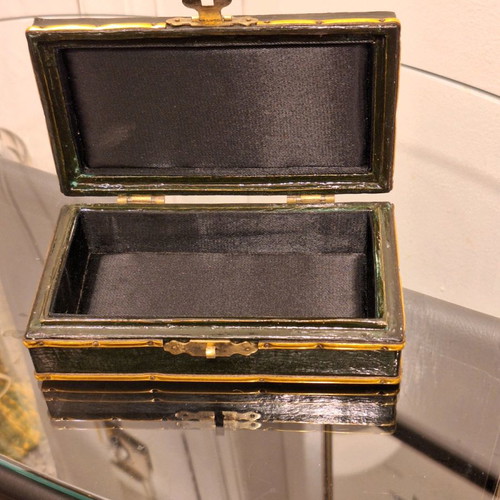 Wooden jewelry storage box bijouterie