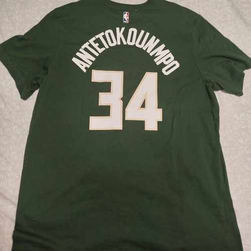 Milwaukee Bucks Antetokounmpo #34 T-shirt new, size XL