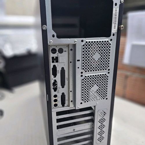 Vento A8 computer case used with DVD Rewriter GH22LP20