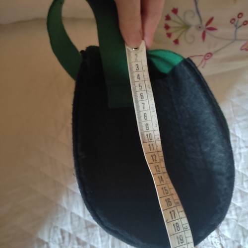 Crossbody bag in black and green felt, no name