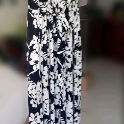 Summer dress one size with black and white floral pattern like new