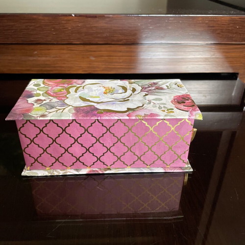 Music box with aromatic soap new