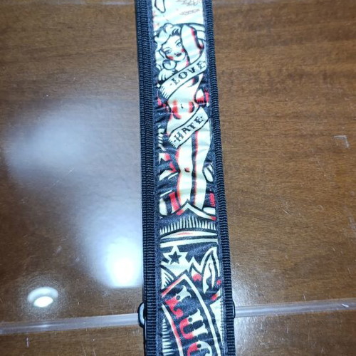 Dunlop guitar strap used