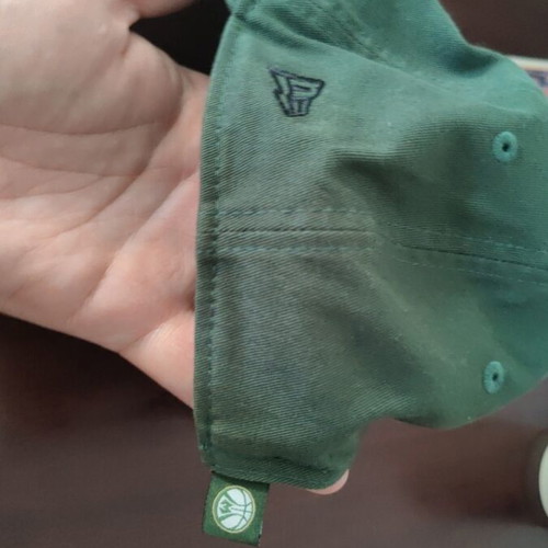New Era Milwaukee Bucks green hat like new
