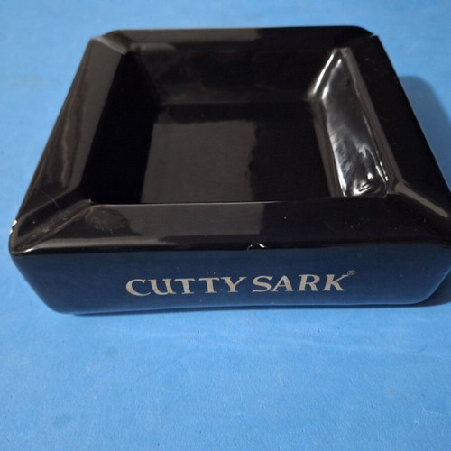 Cutty Sark ashtray collectible like new, large ceramic