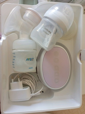 Philips Avent Natural breast pump like new