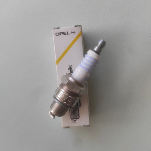 Opel GM 90297143 Bosch WR7BC Spark Plugs like new, set of 2