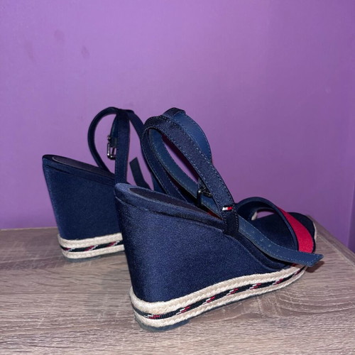 Tommy Hilfiger platforms like new, size 40, blue and red