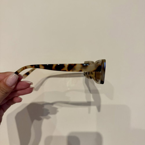 Tortoise Brown Sunglasses like new with rectangular retro frame