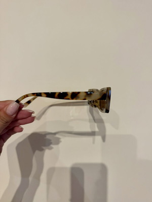Tortoise Brown Sunglasses like new with rectangular retro frame