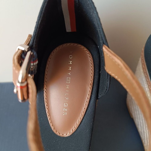 Tommy Hilfiger platform sandals like new, black, size 39
