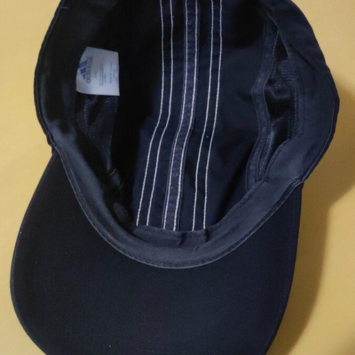 Adidas hat size 1 like new, black and white