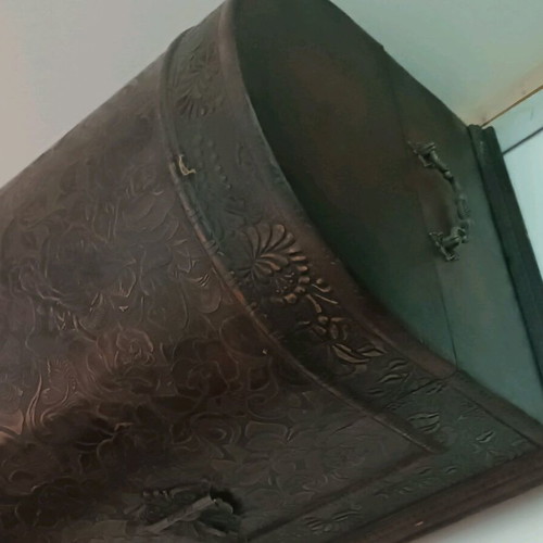 Ξύλινο διακοσμητικό μπαούλο μεταχειρισμένο, διαστάσεις 50x38x34