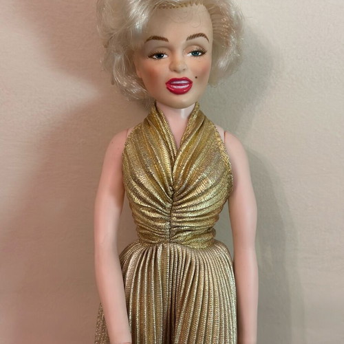 Rare Marilyn Monroe collectible doll 1982 like new