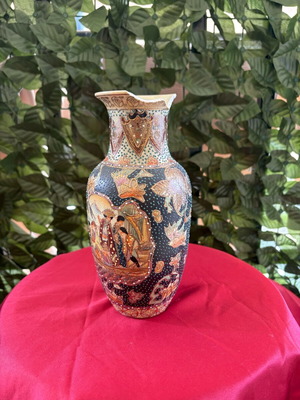 Satsuma ceramic decorative vase used with damages, 23cm