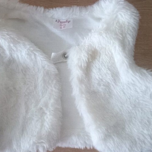 Fur baby vests like new, pack of 2 pieces 6-9 months