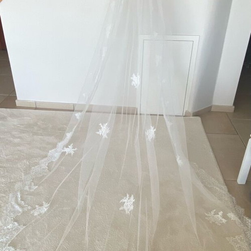 Wedding veil with French lace and high-quality tulle, new, white