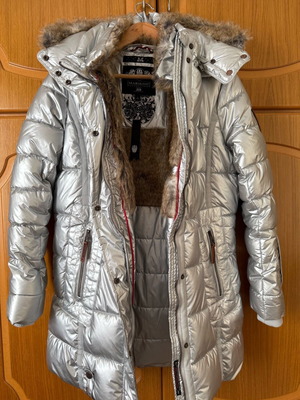 Marikoo women's jacket new, silver with fur, size large