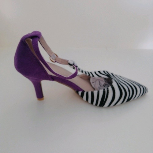 Suede pumps new size 39 with zebra pattern and purple details