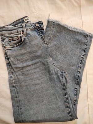 Zara wide leg high rise jeans used, size 34, blue