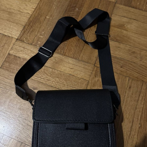 Black shoulder bag like new, can be used as handbag
