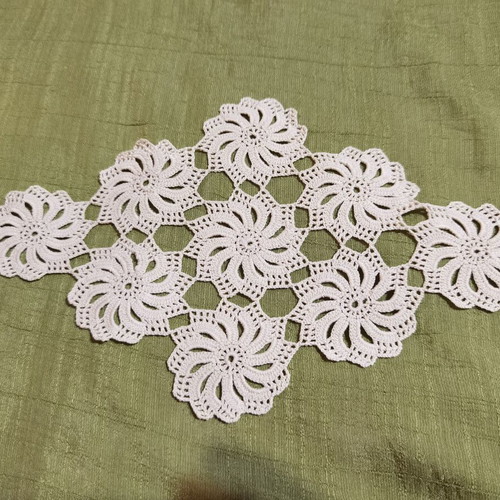 Crochet square like new, placemat 25x15.5 cm