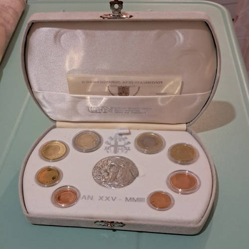 Vatican 2003 Euro Proof Set with Silver Medal mint condition