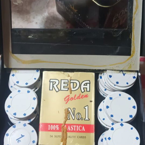 Poker Status set of 3 poker chip cases and metal box