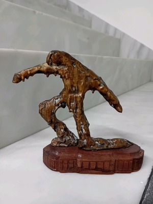 Bronze sculpture used by Maria Ledaki