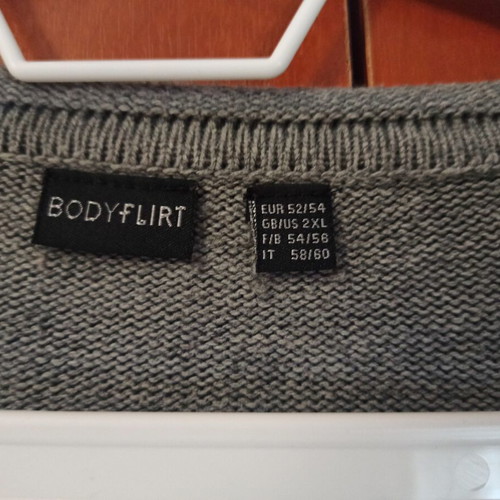 Bodyflirt sweatshirt like new, size 52/54, gray with silver detail