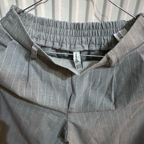 Stradivarius women's fabric pants like new, gray