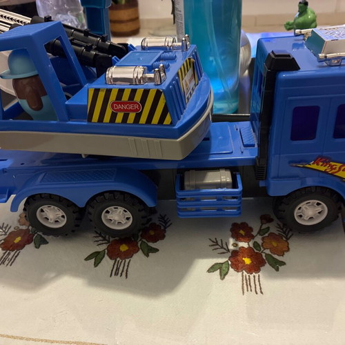 Toy Crane used with 360° rotating tower and lever control