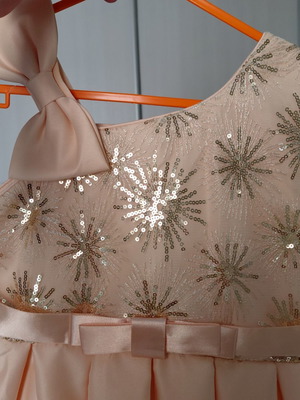 Girls' dress, size 116 cm, age 6 years