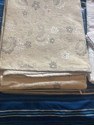 Carlucci quilt and king-size sheets set like new