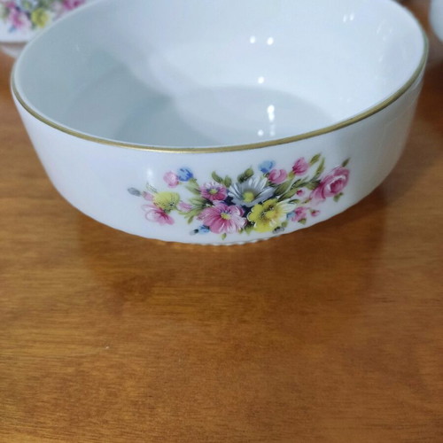 Kaiser 4 porcelain bowls like new, Romantica design