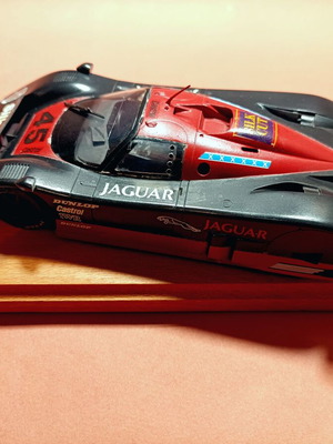 Jaguar XJR plastic model 1/24 new with wooden beech base
