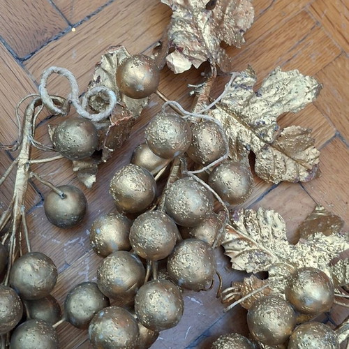 Vintage decorative grape bunches in gold, set of 3