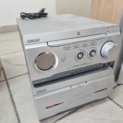 Sony MHC-W25 Mini Hi-Fi Stereo System used with speakers